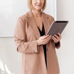 Создание диалогов в Claude AI Chatbot для отчетности с бесплатным доступом
