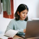 Включение мультиязычной поддержки в Claude AI с API-ключом для SMM-специалистов