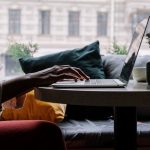 Создание диалогов в Claude AI Chatbot для вебинаров студентов